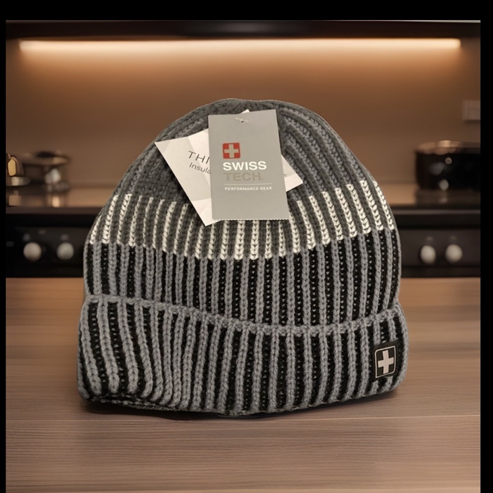 Swiss Tech' Thinsulate Fleece Lined Ribbed Knit Texture Beanie/Cap W/Logo 3M NWT